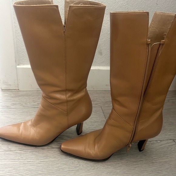 Stuart Weitzman Pointed Leather Knee Boots Camel Size 8 - Picture 6 of 9
